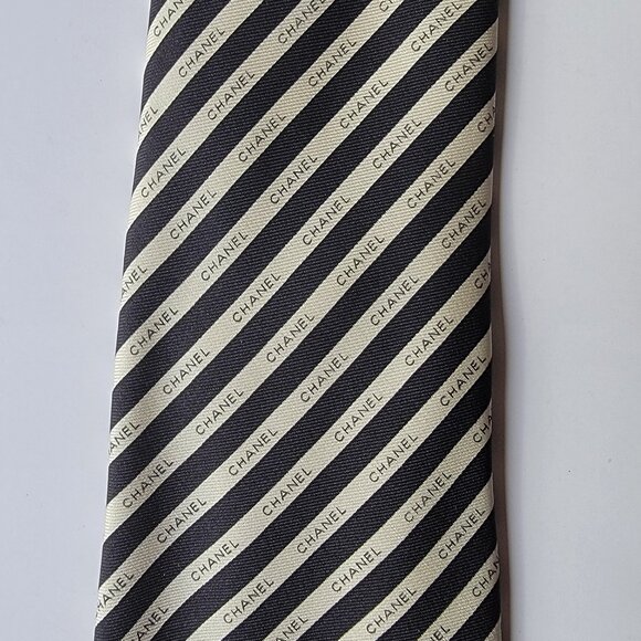 CHANEL Men's Vintage Tie 100% Silk Made in Italy black & white stripes w CHANELs - Picture 4 of 5